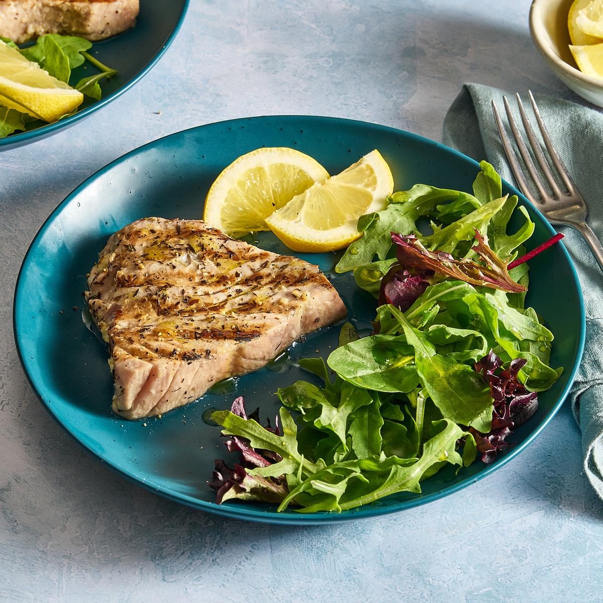 Grilled Tuna Steaks with Herb Garlic Butter: Fast & Flavorful Recipe